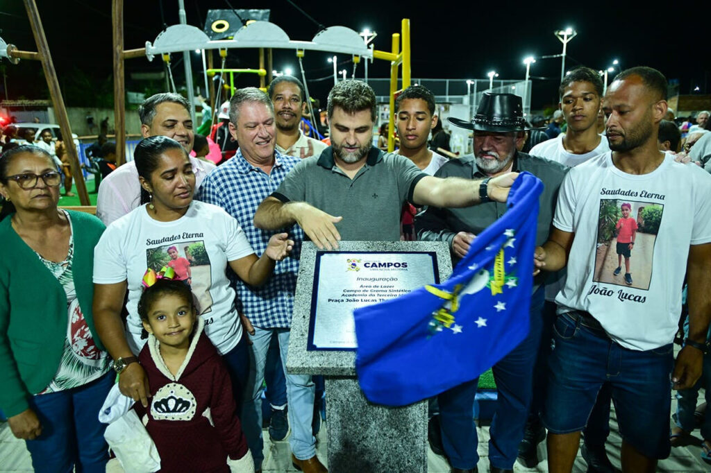 with 241068 Easy Resize.com