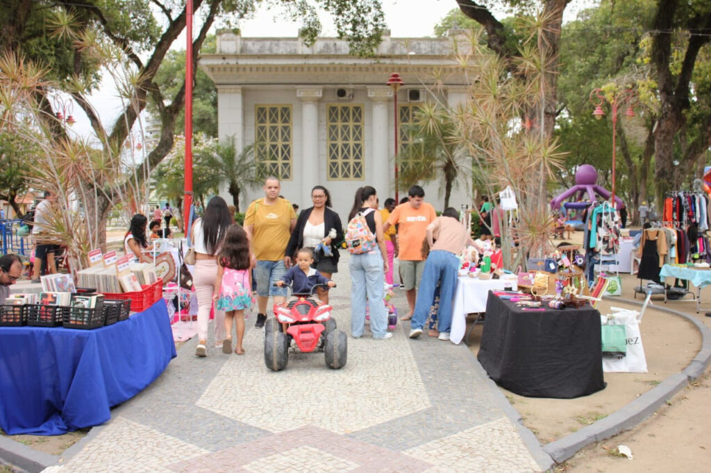 with 241148 Easy Resize.com