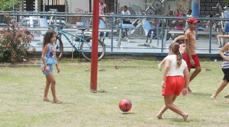 with 241306 Easy Resize.com