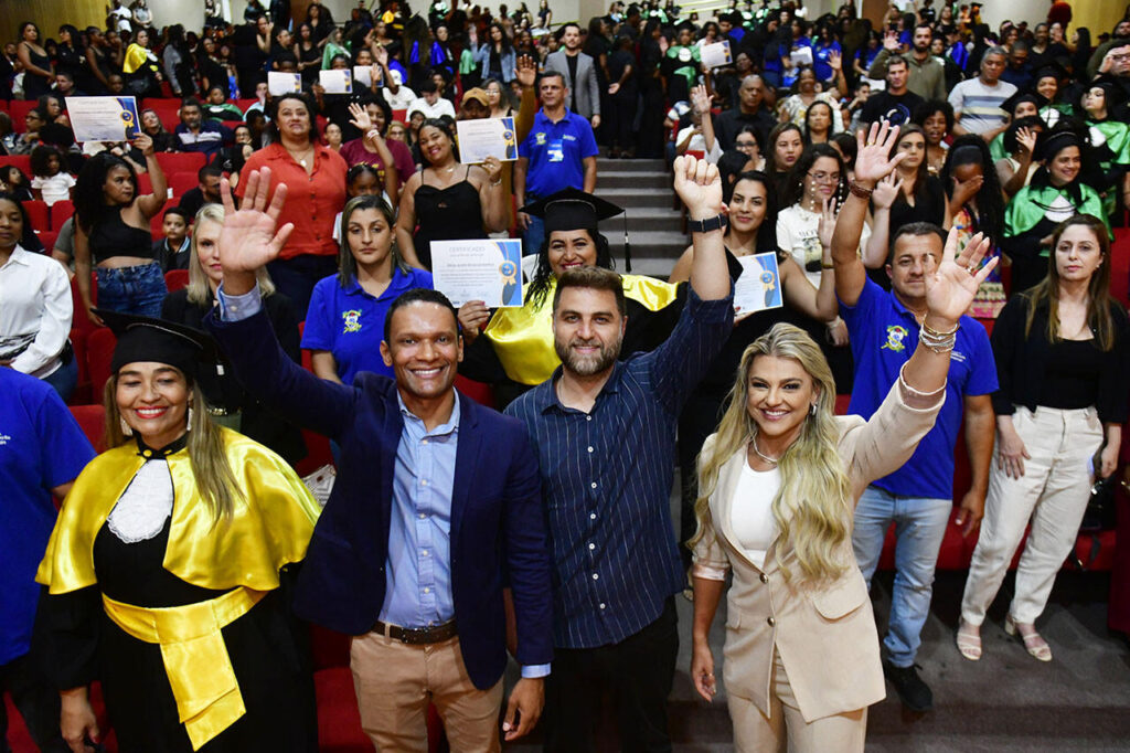 Prefeitura de Campos forma mais de 700 alunos em cursos de qualificação profissional 1 with 241436 Easy Resize.com