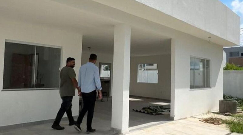 with 242026 Easy Resize.com