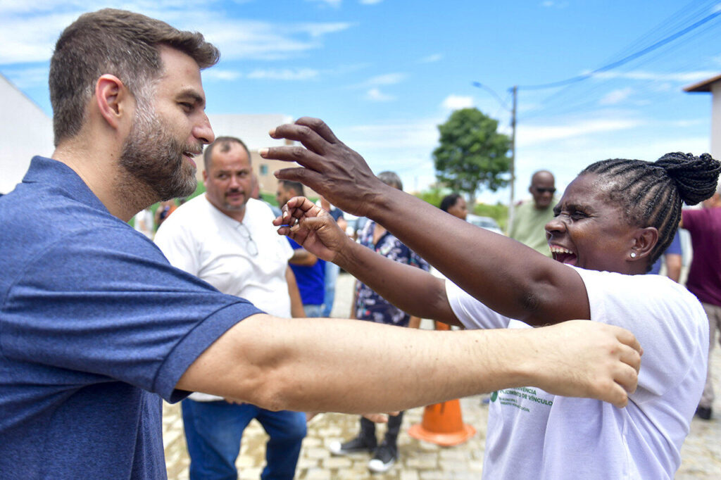 Prefeito Wladimir Garotinho inaugura no Alphaville a segunda Residência Inclusiva de Campos 1 with 242042 Easy Resize.com
