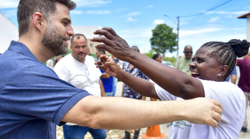 with 242042 Easy Resize.com