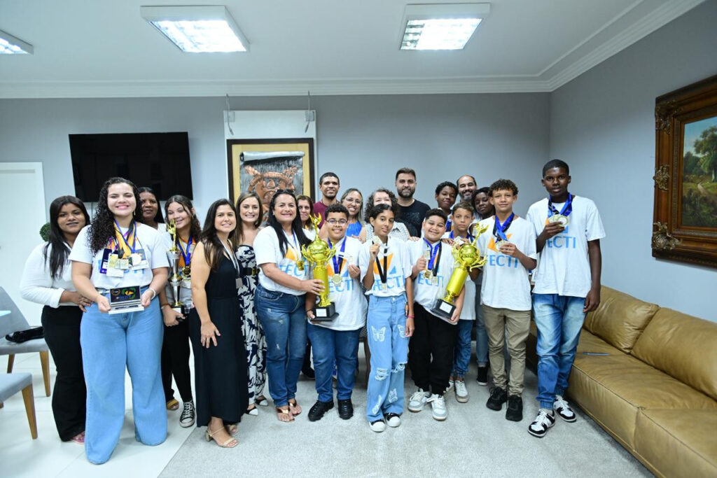 Educação de Campos conquista prêmios na FECTI/RJ e vai representar o estado na Feira Nacional 1 with 242060 Easy Resize.com