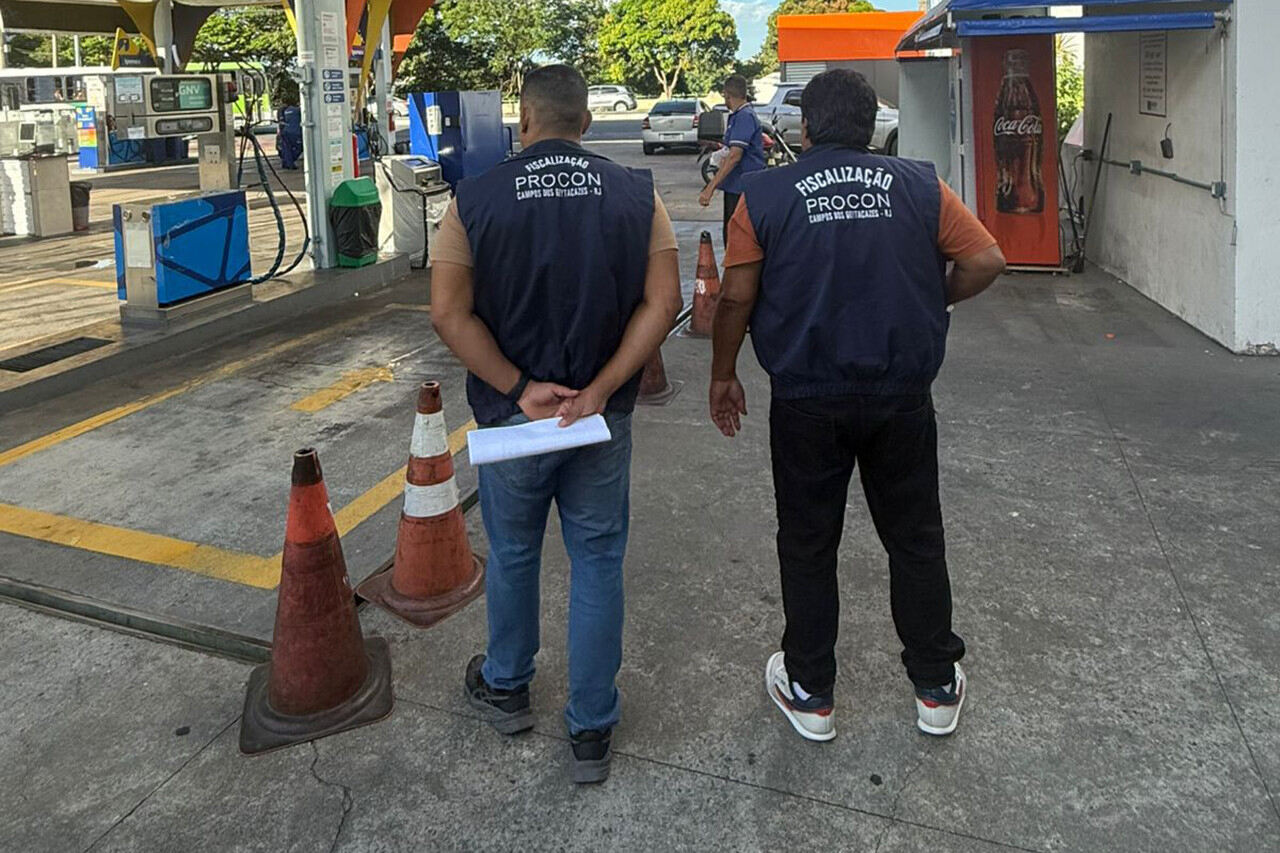 Procon Campos autua em posto de combustíveis por fraude em bombas de abastecimento