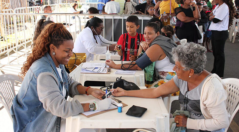 with 242358 Easy Resize.com