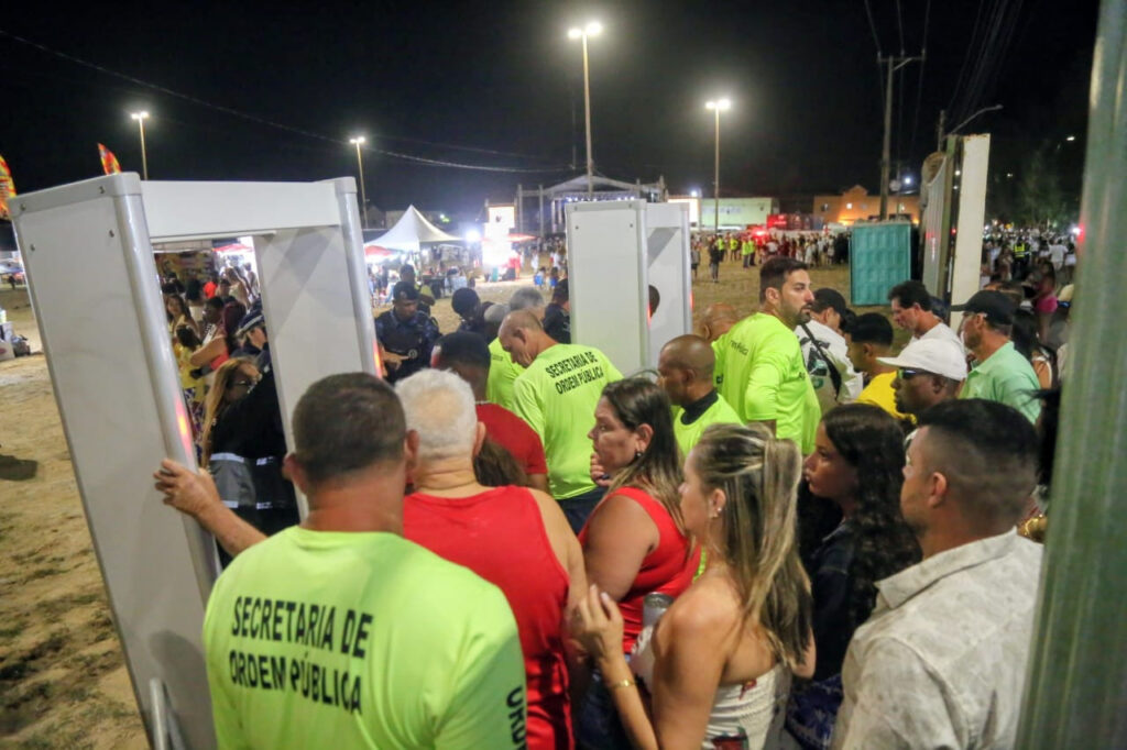 with 242474 Easy Resize.com