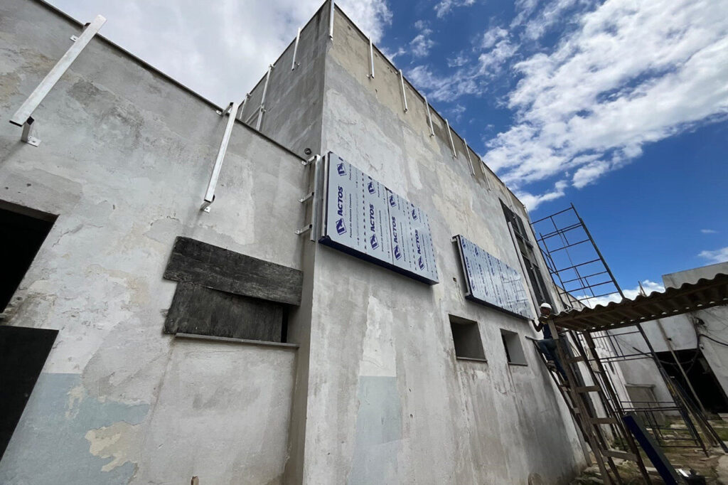 with 242580 Easy Resize.com