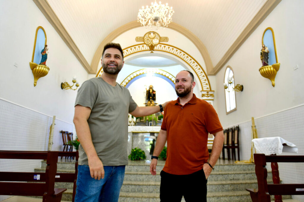 with 242678 Easy Resize.com