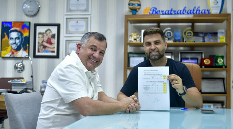 with 242708 Easy Resize.com