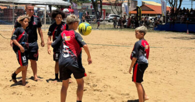 Copa Verão de Beach Soccer para crianças movimentou a praia de Farol no domingo