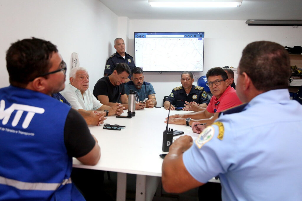 with 242772 Easy Resize.com