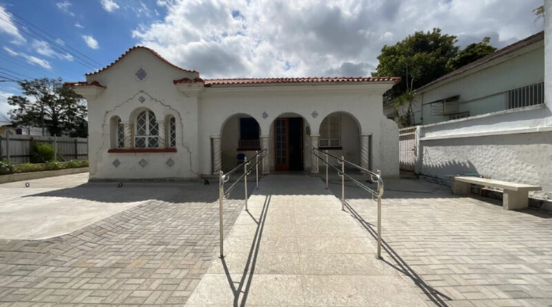 with 242840 Easy Resize.com