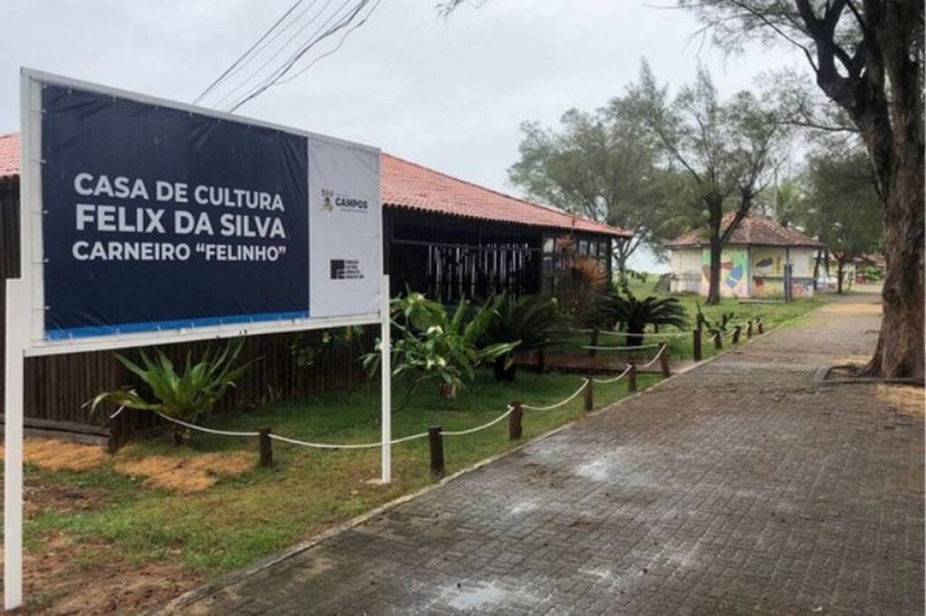 with 242858 Easy Resize.com