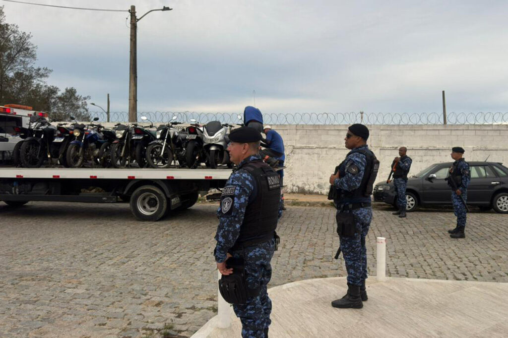 with 242892 Easy Resize.com