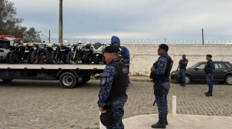 with 242892 Easy Resize.com