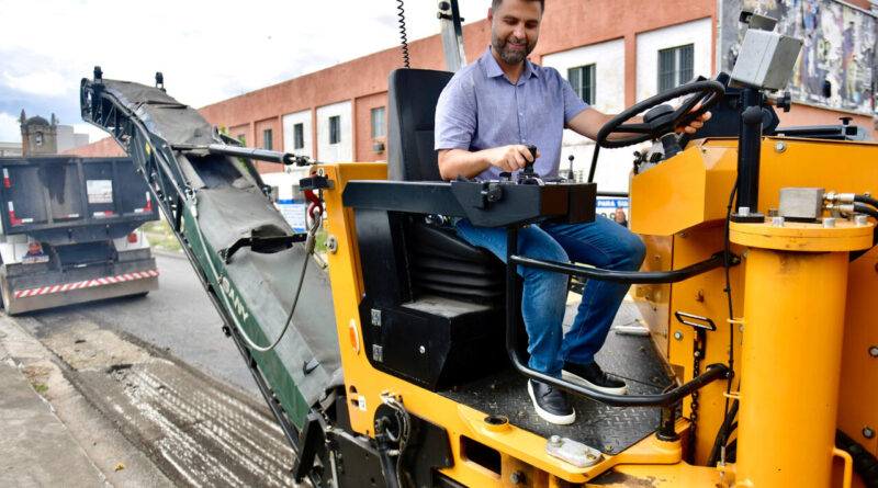 with 242902 Easy Resize.com