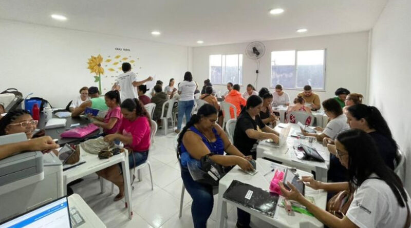 with 242932 Easy Resize.com