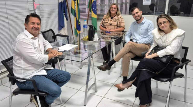 with 243086 Easy Resize.com