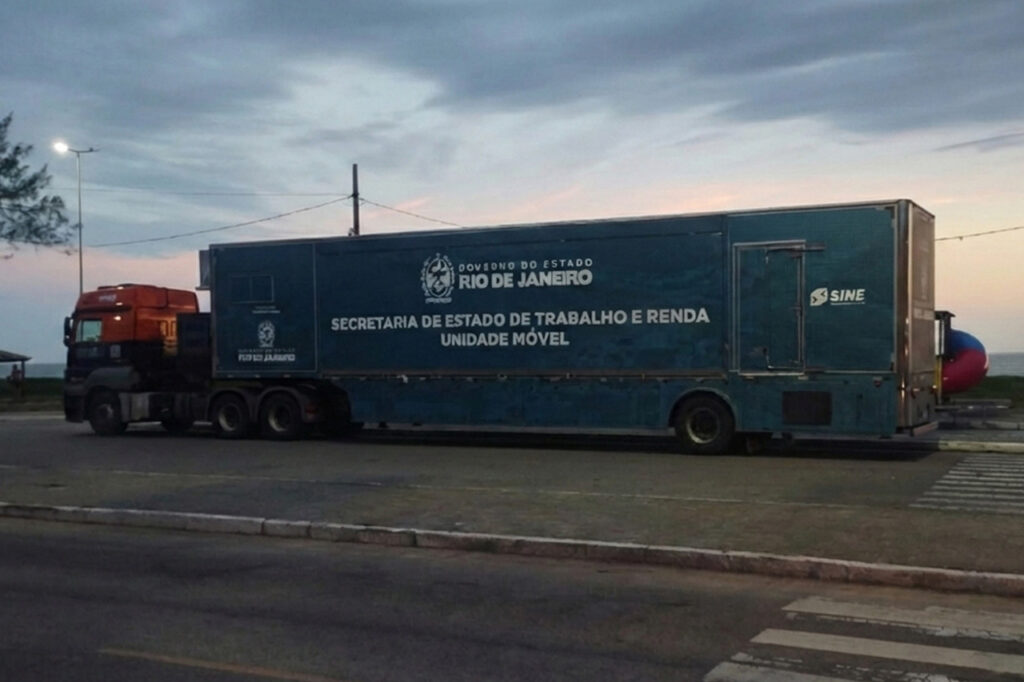 Já no Farol, Carreta do Trabalhador realiza atendimento neste sábado 1 with 243154 Easy Resize.com