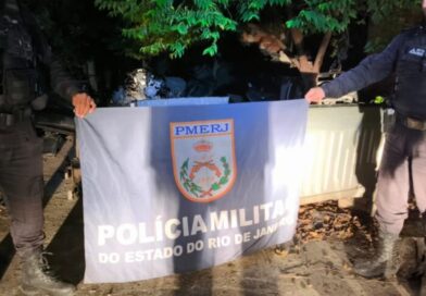 PM interdita local de desmanche de veículos e recupera Hilux roubada em Campos