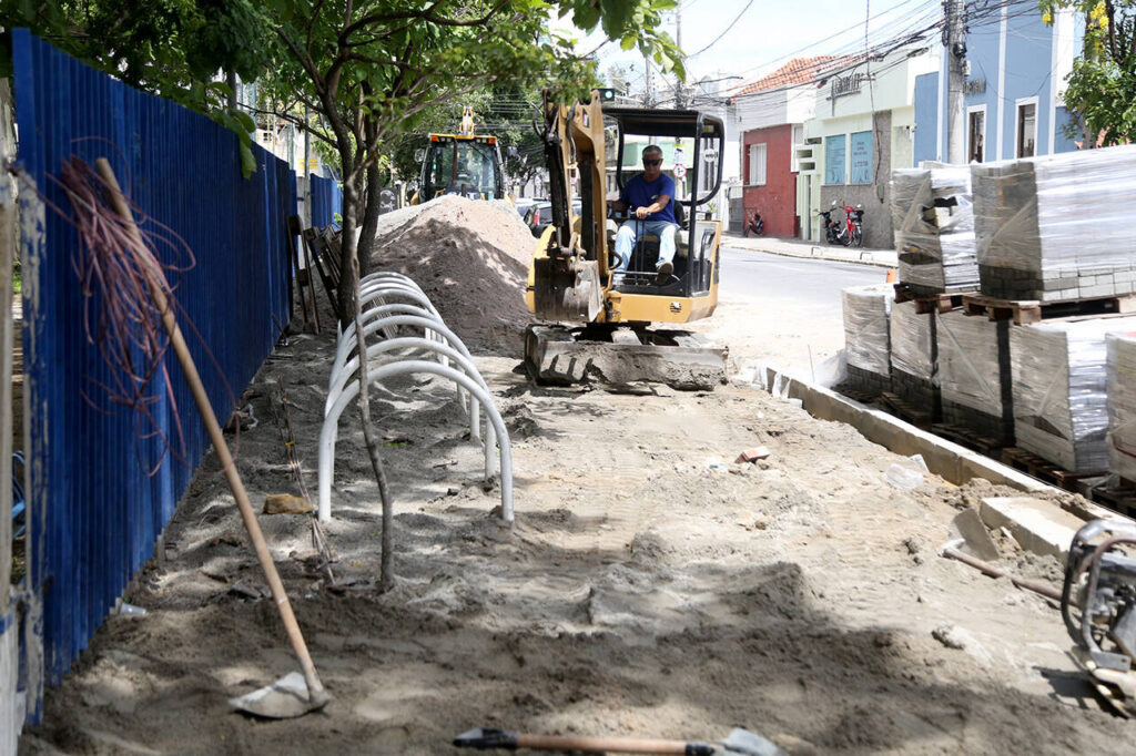 with 243336 Easy Resize.com