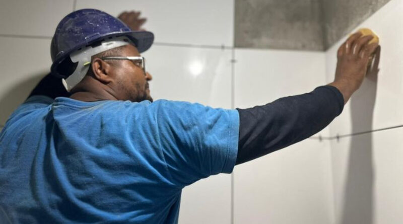 with 243418 Easy Resize.com