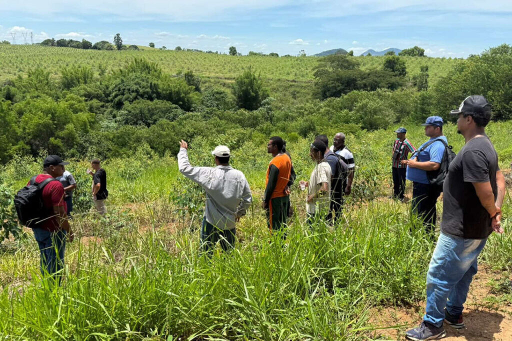 with 243600 Easy Resize.com