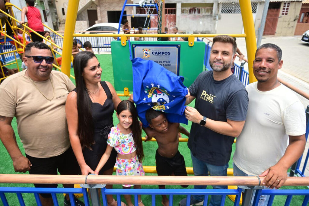 with 243728 Easy Resize.com