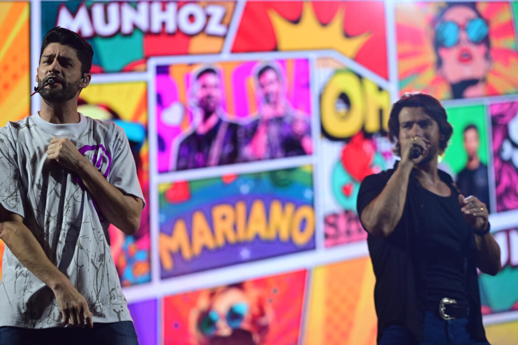 with 243730 Easy Resize.com