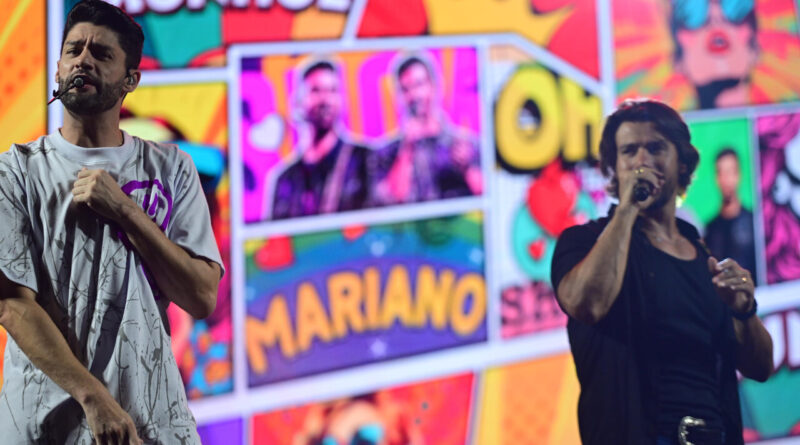 with 243730 Easy Resize.com