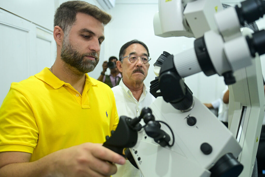 with 243814 Easy Resize.com