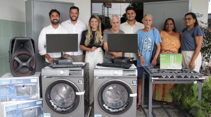 with 243848 Easy Resize.com