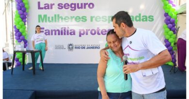 Bruno Dauaire sorteia 220 moradias para famílias do Complexo do Alemão