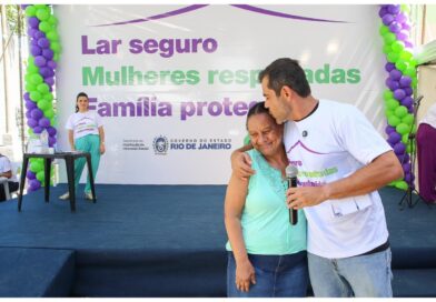 Bruno Dauaire sorteia 220 moradias para famílias do Complexo do Alemão