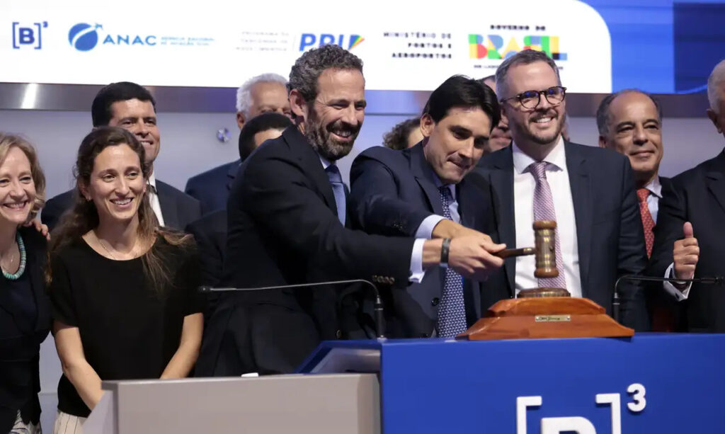 int8411.jpg Easy Resize.com