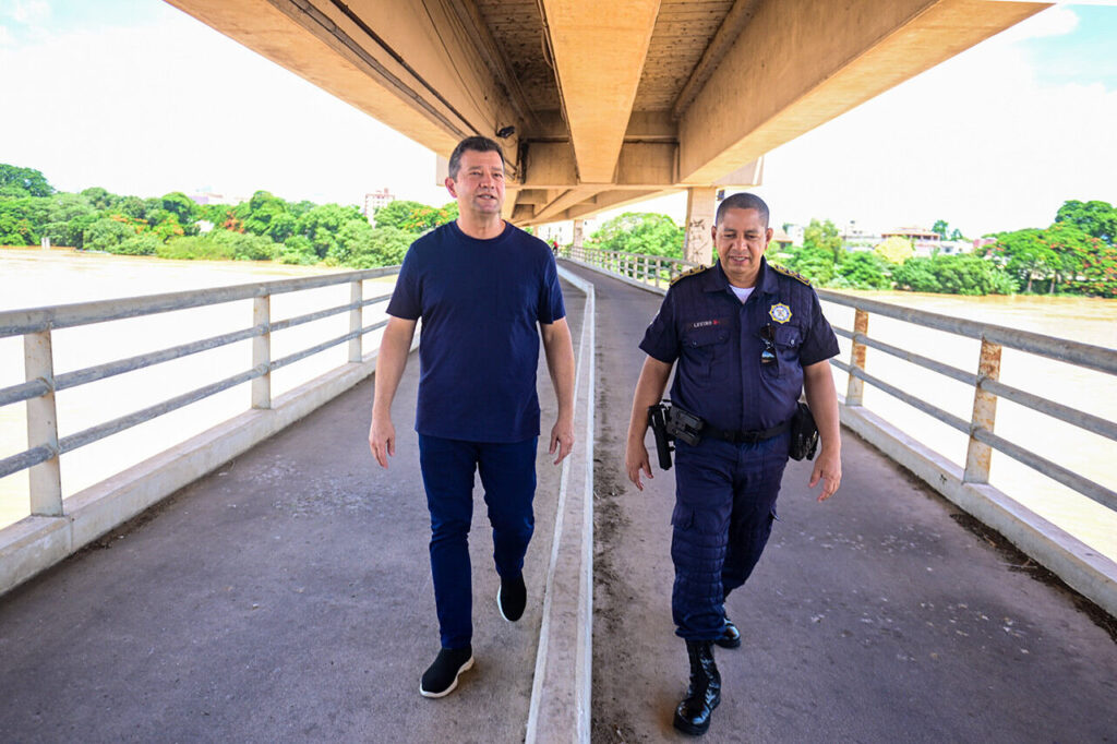 with 243908 Easy Resize.com