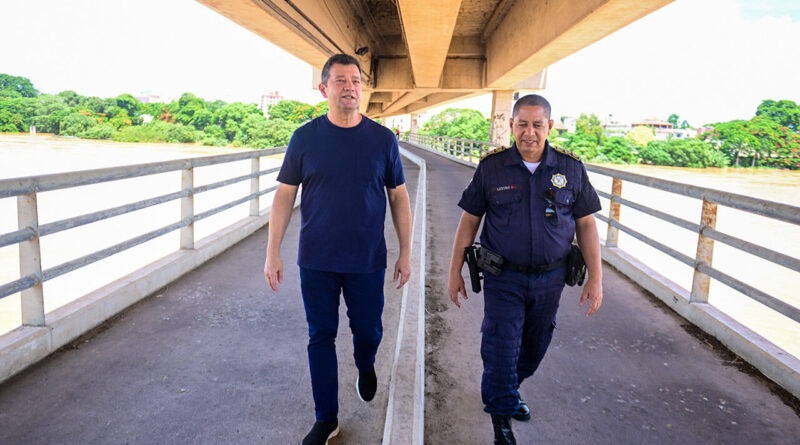 with 243908 Easy Resize.com