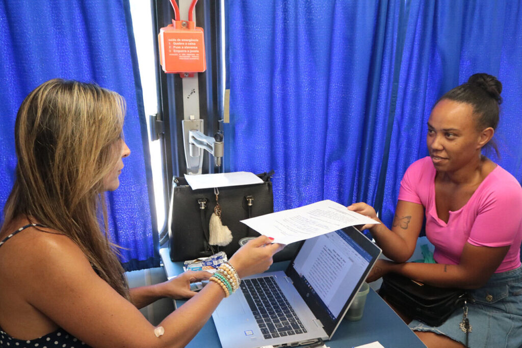 with 243910 Easy Resize.com