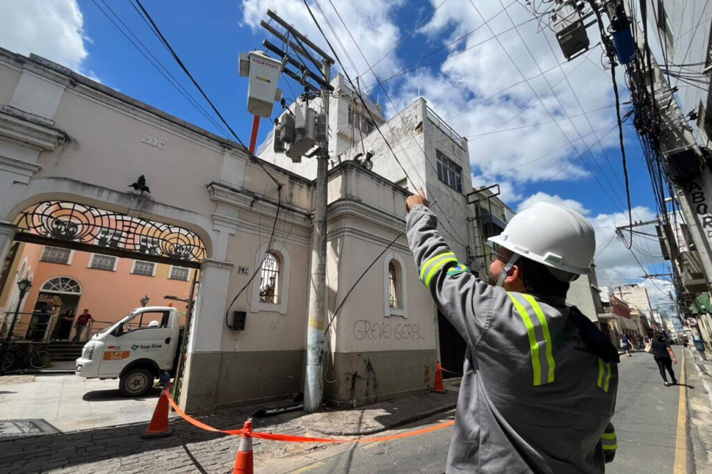 with 244060 Easy Resize.com