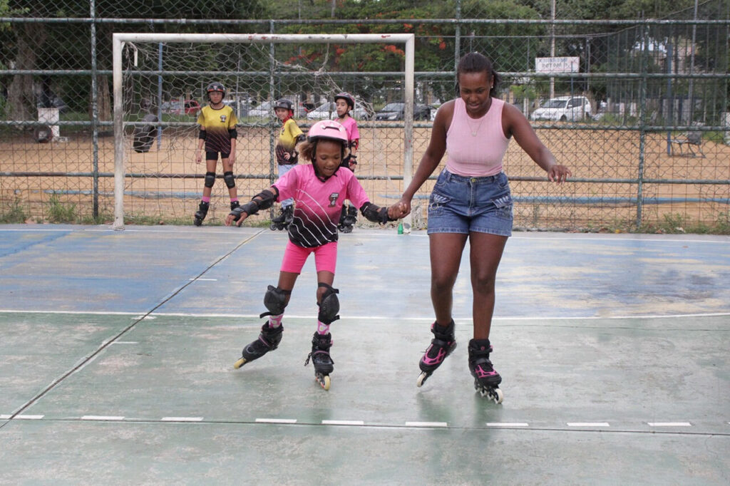 with 244220 Easy Resize.com