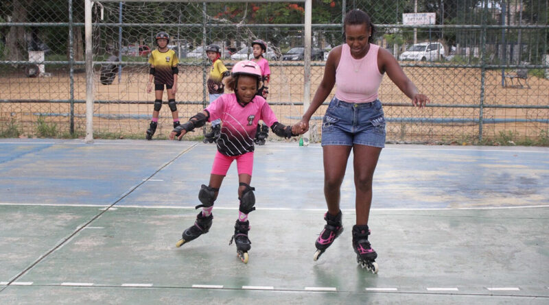 with 244220 Easy Resize.com