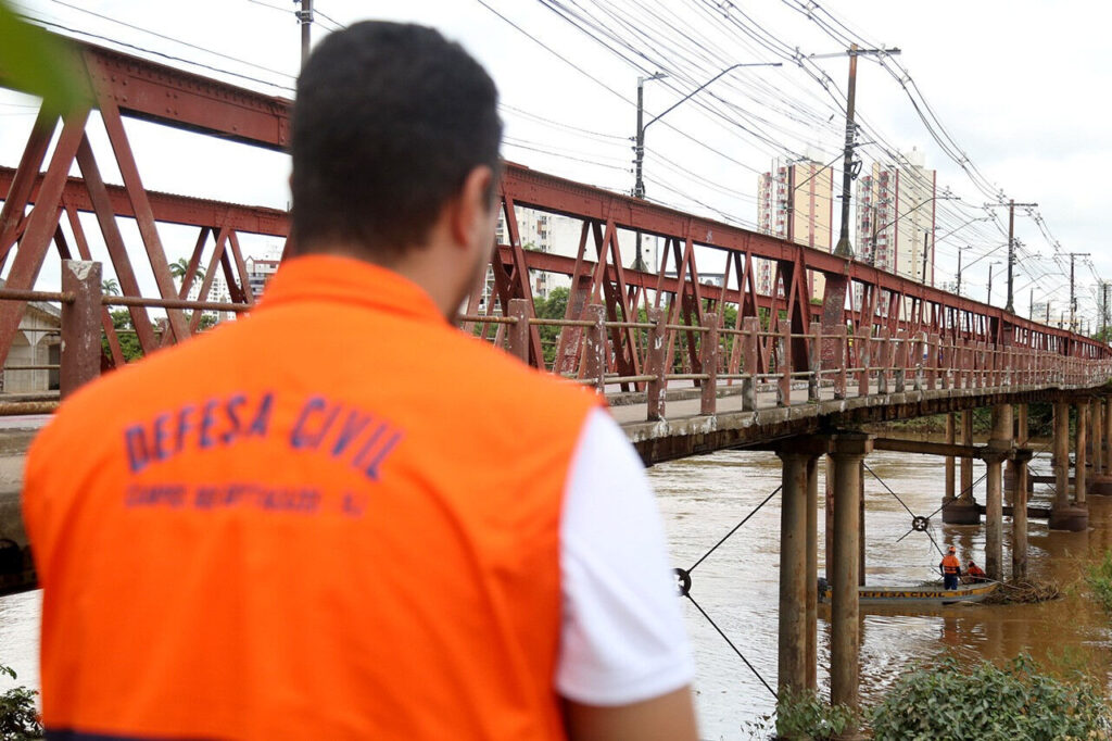 with 244240 Easy Resize.com