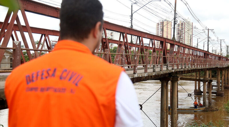 with 244240 Easy Resize.com