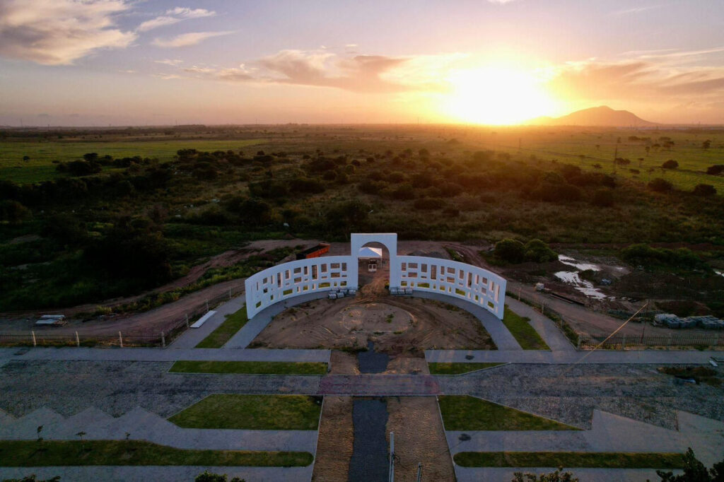 with 244246 Easy Resize.com