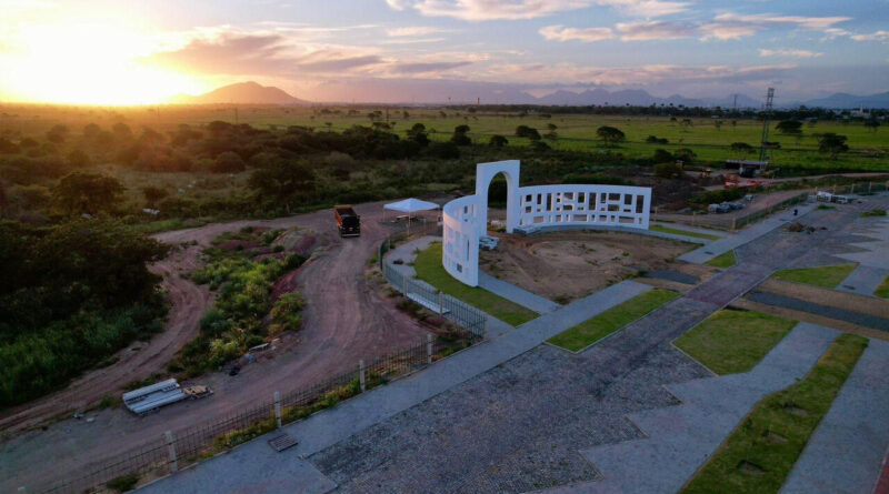 with 244274 Easy Resize.com