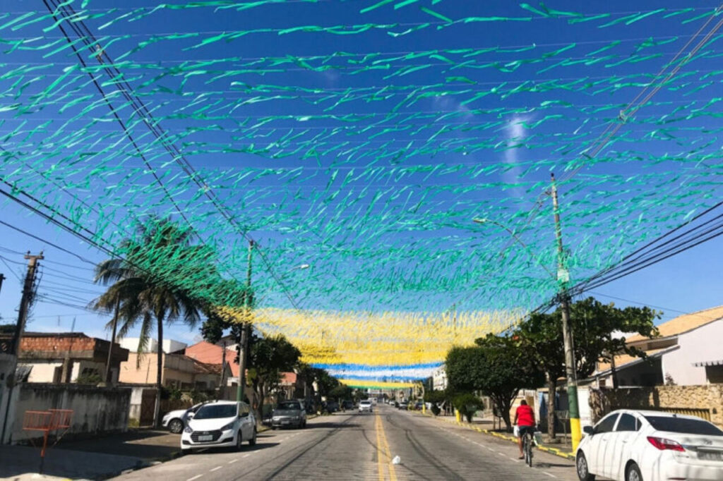 with 244371 Easy Resize.com