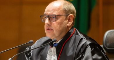 Governador Ricardo Couto exonera procurador-geral do RJ Renan Miguel Saad; Bruno Dubeux assume o cargo