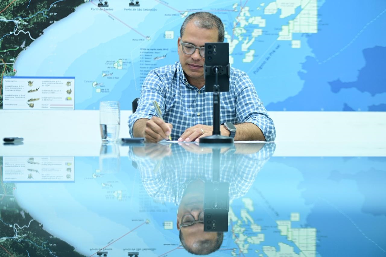 Prefeitura de Campos paga salário de julho com reajuste