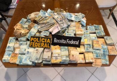 PF contabiliza R$ 5 milhões em dinheiro e 11 relógios de luxo em operação no Porto do Rio